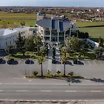 Univers Laç Hotel Fushe Milot