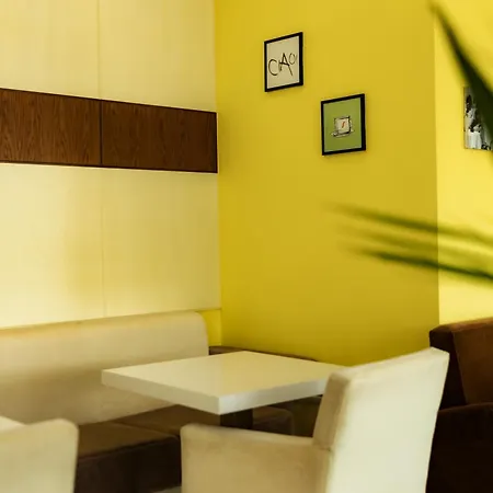 Univers Hotell 4*
