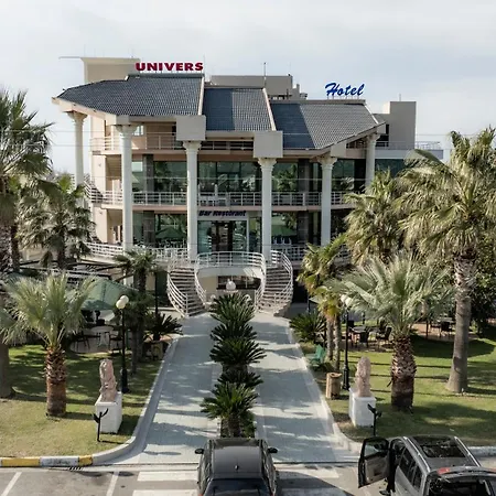 Univers Hotel 4*