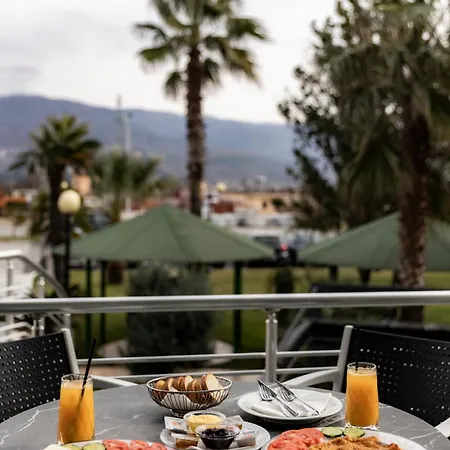 Univers Hotell 4*