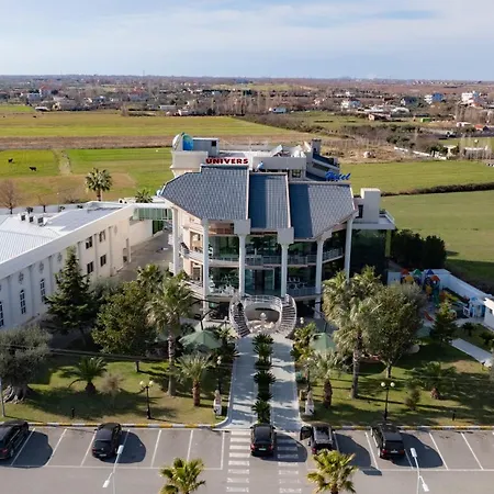 Hotell Univers 4*