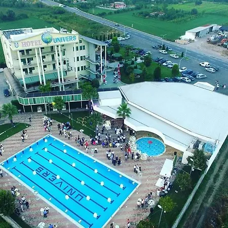 Hotel Univers Laç 4*