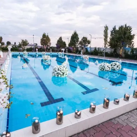 Univers Hotell Fushe Milot