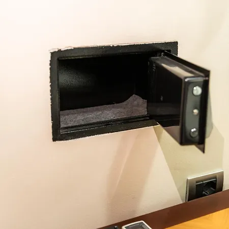 Univers Laç Hotel Fushe Milot