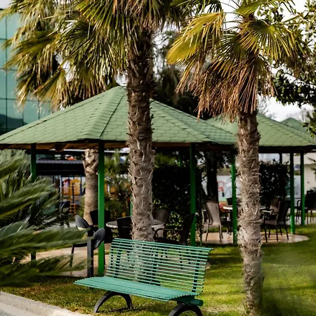 Univers Laç Hotel 4*