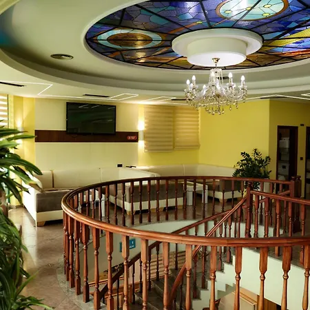 Hotel Univers Laç 4*