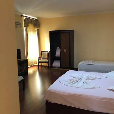 Univers Laç 4* Fushe Milot