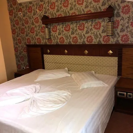 Univers Laç 4* Fushe Milot